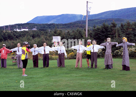 Scarecrows at Joe's Village d'épouvantails, Cap le moine près de Chéticamp le long du Cabot Trail, Cape Breton Island, Nova Scotia Canada Banque D'Images