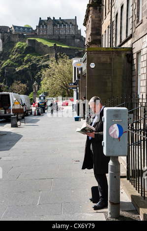 Edimbourg est la 2ème ville la plus visitée du Royaume-Uni après Londres. Célèbre pour son Festival et le vieux centre avec le château. Banque D'Images