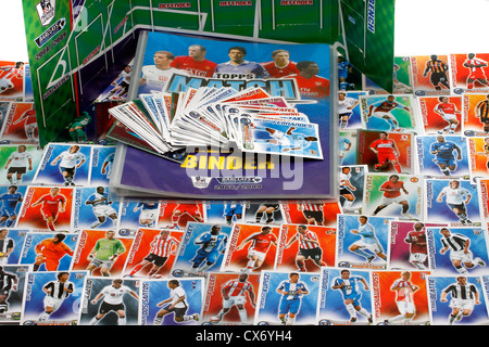 Plus de 130 Match Attax Topps trading cards (jeu) Bleu (à partir de 2008-2009, y compris la collecte et la carte à jouer jeu dossier toutes en bon à excellent état. Si vous avez besoin des cartes pour compléter votre collection alors ce pourrait bien être elle. Banque D'Images