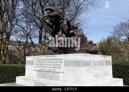 Mémorial de guerre des fusils à Canon écossais Cameroniens à Kelvingrove Park, Glasgow, Écosse, Royaume-Uni Banque D'Images