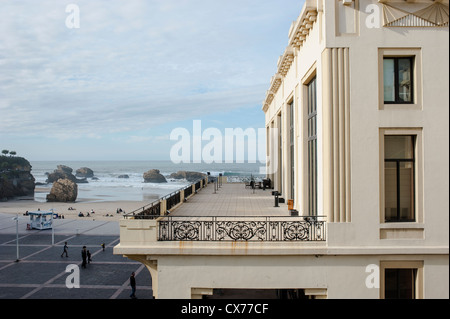 Casino de Biarritz et de la plage sur un jour nuageux Banque D'Images
