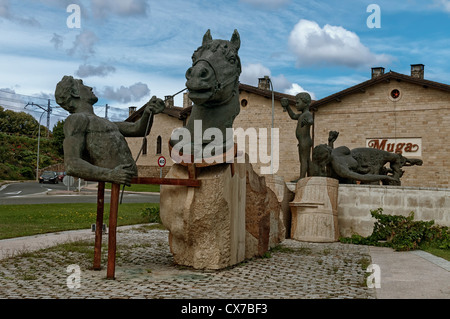 Sculpture de la Muga cave à vin dans le village de Haro en La Rioja, Espagne, Europe Banque D'Images