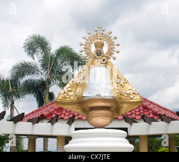 Statue de Notre Dame de Peñafrancia, à l'origine fabriqué à partir de bois, de la Bienheureuse Vierge Marie Originaire de Salamanque, Espagne. Banque D'Images