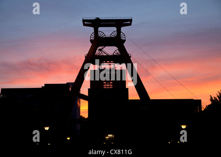 De soleil colorés au châtelet de 12 l'arbre au complexe industriel de la mine de charbon de Zollverein à Essen, Allemagne Banque D'Images