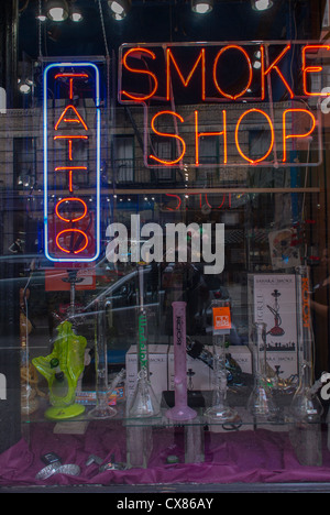 New York City, NY, USA, Drug Tobacco Smoking Accessories Stores, vitrine, magasin à Greenwich Village, Neon Sign Banque D'Images