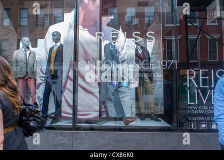 New York, NY, USA, magasins de mode Windows, Reiss Shop, Shopping à Greenwich Village, Store Front, mannequins Banque D'Images