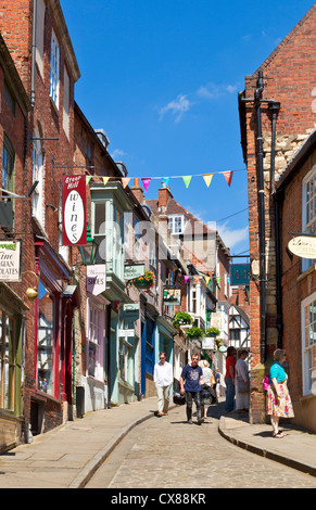 Les boutiques touristiques et cafés sur la colline escarpée Lincoln Lincolnshire GO UK EU Europe Banque D'Images