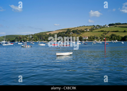 Vue de l'estuaire de kingsbridge à salcombe harbour port et chantiers devon england uk Banque D'Images