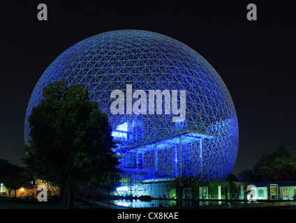 Canada, Québec, Montréal, la Biosphère par l'architecte Richard Buckminster Fuller sur l'île de Saint-Helen Banque D'Images