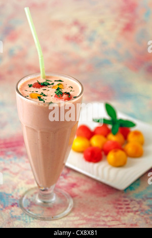 La pastèque et peach milkshake. Recette disponible. Banque D'Images