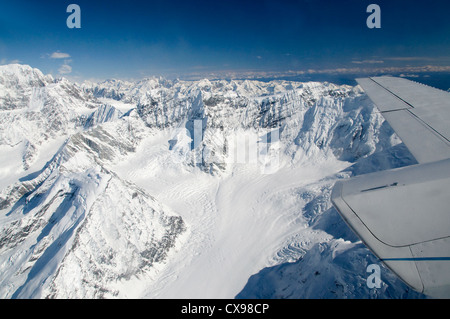 Le parc national de Denali en Alaska offre de magnifiques paysages de montagne et des glaciers de l'air. Banque D'Images