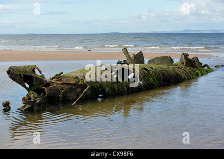 Sous-marin de poche détruit les incendies d'aéronefs utilisés pour l'essai en 1946, à Aberlady Bay, Ecosse, Royaume-Uni Banque D'Images