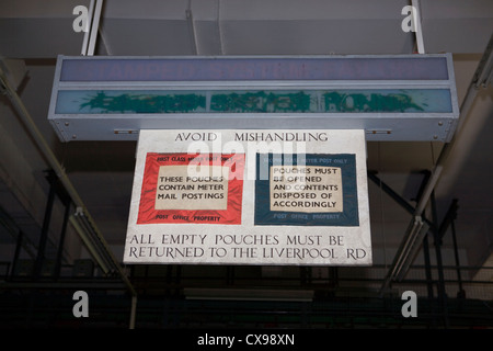 Le centre de Liverpool, abandonné Copperas Hill Royal Mail Poster Tri centralisé & Delivery Office (Bureau de prestation du Nord), le Merseyside (Royaume-Uni) Banque D'Images