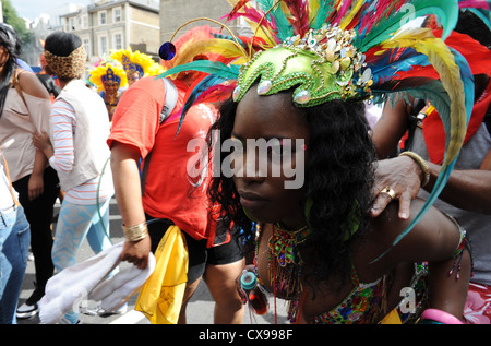 Femme de la parade à à Notting Hill Carnival le lundi 27 août 2012. Banque D'Images