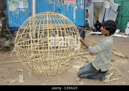 Un sculpteur à Kumatili, Kolkata, West Bengal, India Banque D'Images