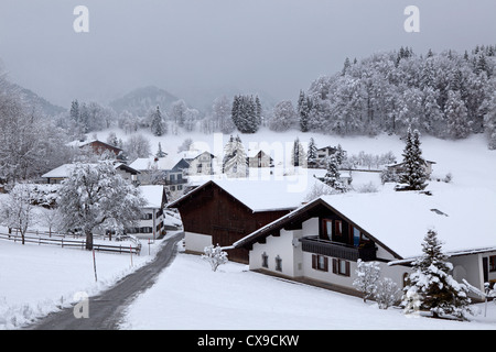Chalets dans la neige, Schruns, Autriche Banque D'Images