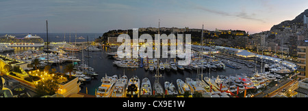 Un magnifique panorama haute résolution de Monaco Port Hercule duringt le Yacht Show 2012 Banque D'Images