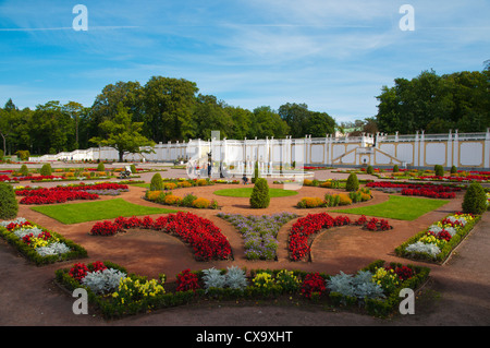 Jardin de fleurs de style baroque du xviiie siècle dans le Palais Kadriorg parc Kadrioru le parc Kadriorg Europe Estonie Tallinn Banque D'Images