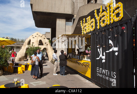 Yalla Yalla rue libanais Cuisine Nourriture Londres South Bank Banque D'Images