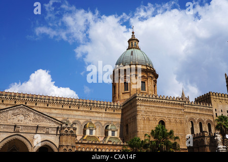 Vue sur le dôme de la cathédrale de Palerme en Sicile Banque D'Images