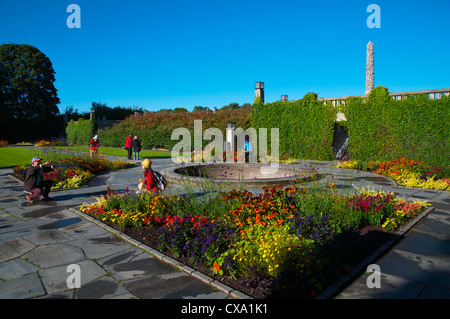 Parc Vigeland allée centrale de statues de Gustav Vigeland dans le parc Frogner Frognerparken Oslo Norvège Europe district Banque D'Images