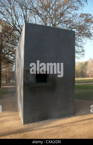 Le mémorial pour les homosexuels victimes du nazisme situé sur le bord d'Ebert Strasse le long du parc Tiergarten à Berlin, Allemagne Banque D'Images