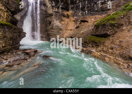 L'ALBERTA, CANADA - Johnston Canyon dans le parc national de Banff. Banque D'Images