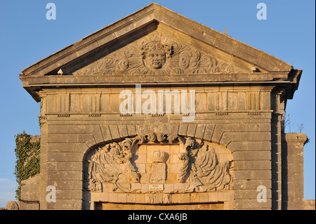 Frise sur la ville porte des Campani / de La Couarde à Saint-Martin-de-Ré sur l'île Ile de Ré, Charente-Maritime, France Banque D'Images