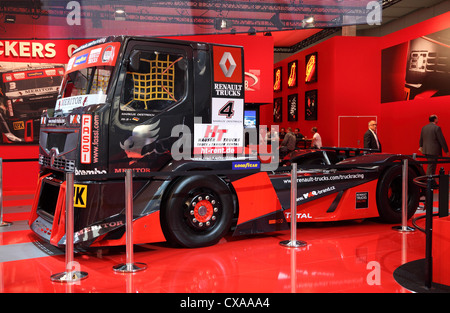 Les courses de camion à la Renault du Salon International des Véhicules Utilitaires Banque D'Images