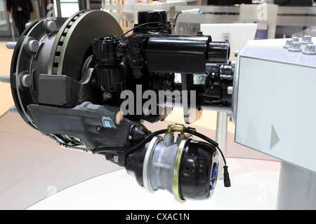 L'essieu avant du système de frein Knorr pour les camions du Salon International des Véhicules Utilitaires Banque D'Images