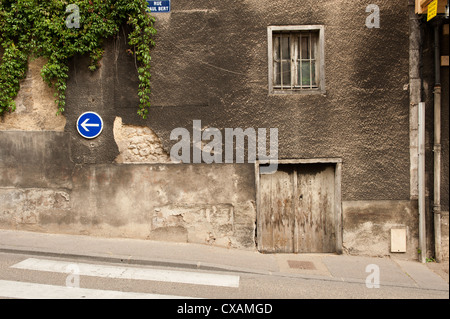 Bâtiments abandonnés sur la rue Paul Bert à Auxerre, France Banque D'Images