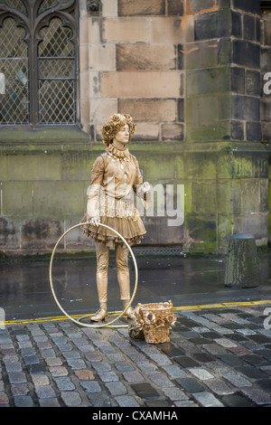 Artiste peint d'or sur le Royal Mile à l'Edinburgh Fringe Festival International 2012, Édimbourg, Écosse, Royaume-Uni Banque D'Images