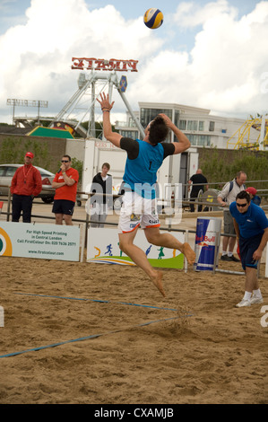 Volley-ball sur plage de Skegness Banque D'Images