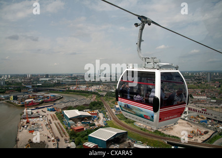 Vue depuis un téléphérique lors du lancement de la ligne aérienne Emirates, Londres, Angleterre, Royaume-Uni, Europe Banque D'Images