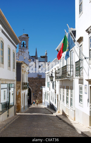 Arco da Vila, Vieille Ville, Faro, Algarve, Portugal, Europe Banque D'Images