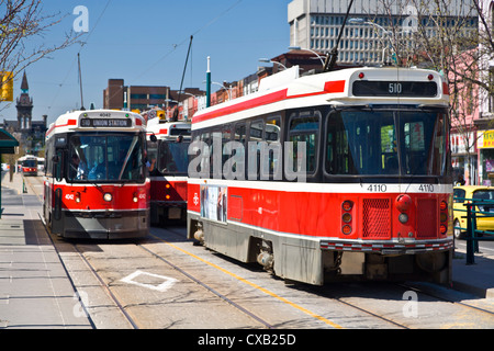 Le tramway 510 est l'un des onze autres itinéraires de tramways à Toronto, Sadina Avenue, Toronto, Ontario, Canada, Amérique du Nord Banque D'Images