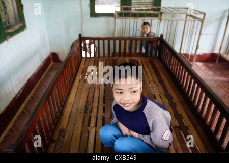 Vietnam, Centre pour enfants handicapés mentaux Banque D'Images