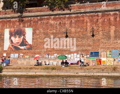 Exposition d'art photographique illustrant la tragédie de la guerre par Reza sur les banques du fleuve Garonne Toulouse Midi-Pyrénées France Banque D'Images