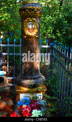 Vieux cimetière orthodoxe à Luhansk, Ukraine Banque D'Images