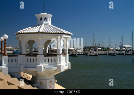 Pavillon blanc sur la promenade de Corpus Christi, Texas, États-Unis. Banque D'Images