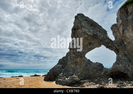 Célèbre rocher d'Australie à la plage de Narooma. Banque D'Images