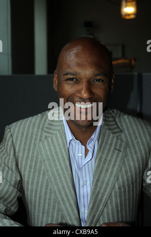 Acteur et Strictly Come Dancing concurrent Colin Salmon apparaissant lors d'une convention, le Dr Glasgow qui de l'armée réduite, en 2009 Banque D'Images