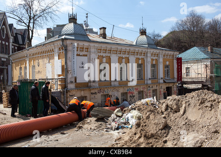 La reconstruction de controverse Andriyivsky Uzviz historique (descente) à Kiev, Ukraine, Europe de l'Est Banque D'Images