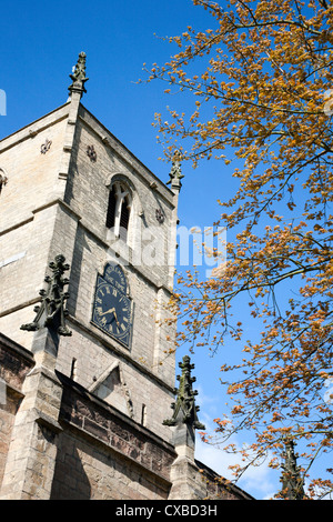 L'église paroissiale au printemps, Knaresborough, Yorkshire du Nord, Yorkshire, Angleterre, Royaume-Uni, Europe Banque D'Images