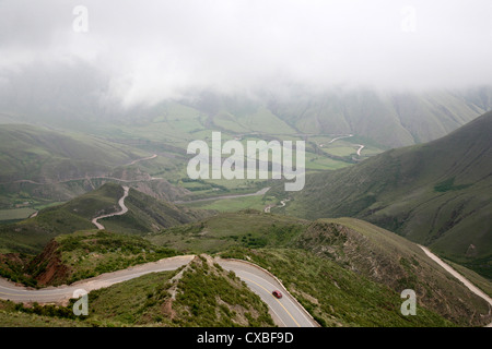 Vue sur la Cuesta del Obispo route entre Cachi et Salta, Province de Salta, Argentine. Banque D'Images