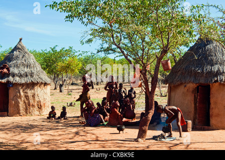 Himba village, Kaokoveld, Namibie, Afrique Banque D'Images