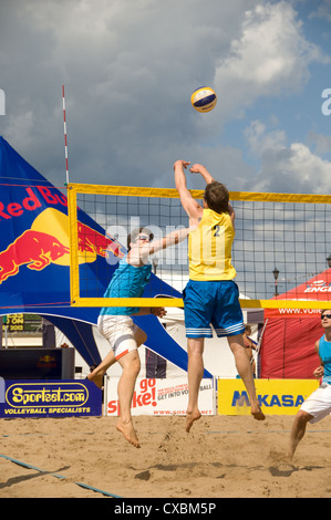 Volley-ball sur plage de Skegness Banque D'Images