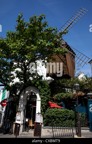 Le Moulin de la Galette, dans le quartier de Montmartre à Paris en France Banque D'Images