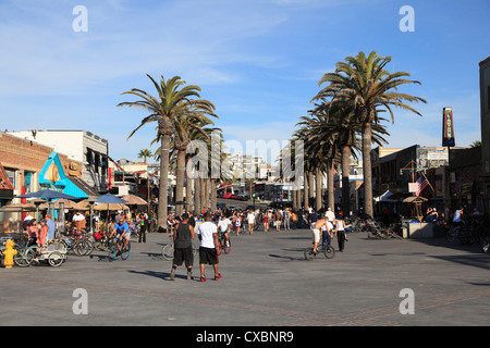 Pier Avenue, Hermosa Beach, Los Angeles, Californie, États-Unis d'Amérique, Amérique du Nord Banque D'Images