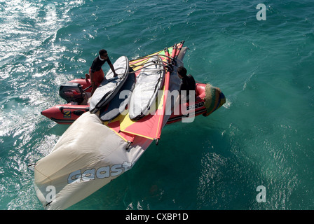 Safaga, la population locale sur un bateau Banque D'Images